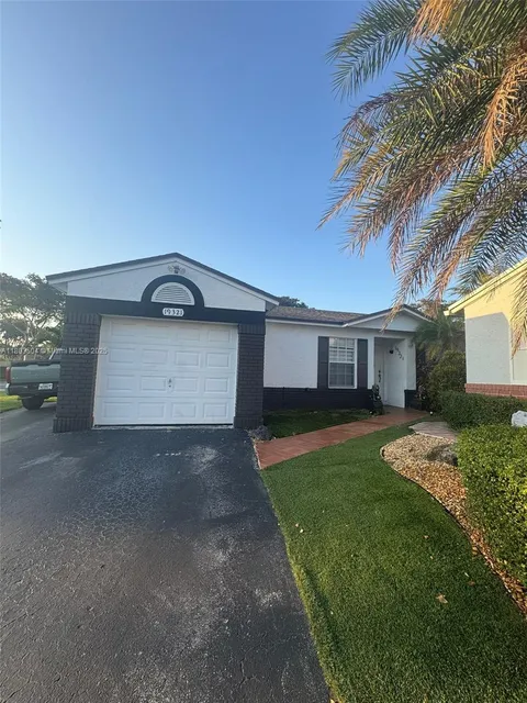 19321 NW 83rd Ave, Hialeah, FL MLS: A11803504