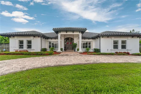 10360 SW 124th St, Miami, FL 33176 - MLS#: A11755975