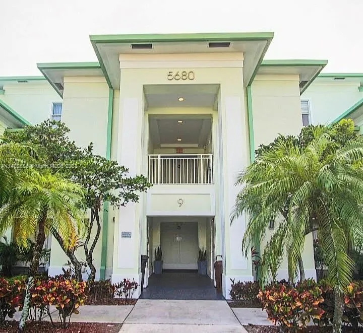 5300 NW 87th Ave 913  