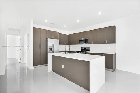 22581 SW 125 Ave Unit B, Miami, FL MLS: A11771757