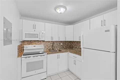 3640 NW 9th St Unit 103, Miami, FL 33125 - MLS#: A11753607