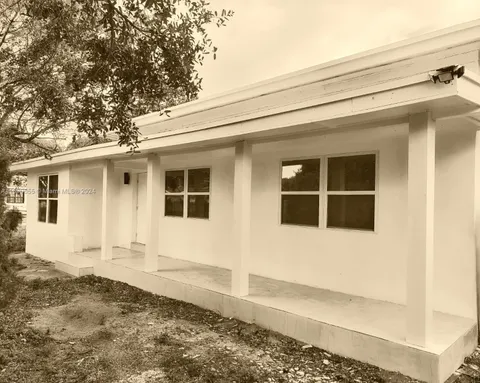 400 NE 161st St, Miami, FL 33162 - MLS#: A11690655
