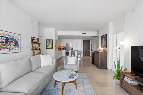 88 SW 7th St Unit 1205, Miami, FL MLS: A11270077