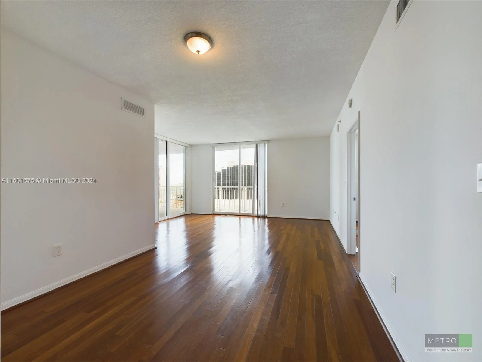 275 NE 18th St Unit 2007  
