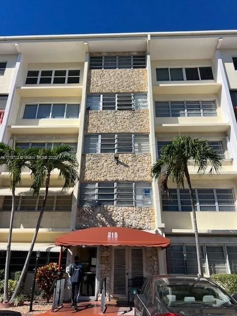 215 SE 3rd Ave Unit 203C, Hallandale Beach, FL MLS: A11719722
