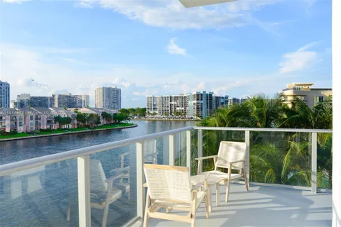 4010 S Ocean Dr Unit R302, Hollywood, FL MLS: A11414876