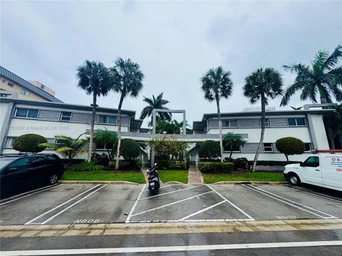 1142 99th St Unit 3, Bay Harbor Islands, FL MLS: A11752607