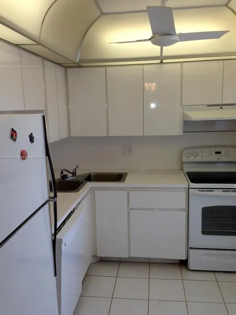 6070 NW 64th Ave Unit 307, Tamarac, FL MLS: A11694556