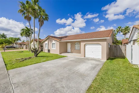 15317 SW 179th Ter, Miami, FL MLS: A11771310
