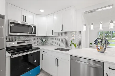 2515 NE 1st Ct Unit 205, Boynton Beach, FL MLS: A11615832