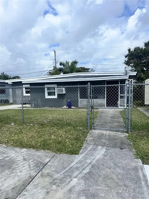 528 NW 10th St, Florida City, FL MLS: A11757738
