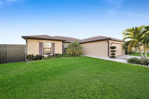 248 Lunette St, Fort Myers, FL MLS: A11746323