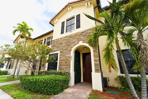 8861 W 35th Ave, Hialeah, FL MLS: A11759780
