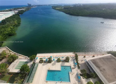 300 Bayview Dr Unit PH10, Sunny Isles Beach, FL 33160 - MLS#: A11559417