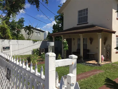 160 NW 27th St, Miami, FL MLS: A10532821