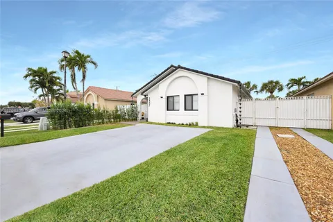 7457 NW 168th St, Hialeah, FL 33015 - MLS#: A11708399