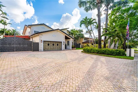 10298 NW 130th St, Hialeah Gardens, FL 33018 - MLS#: A11754162