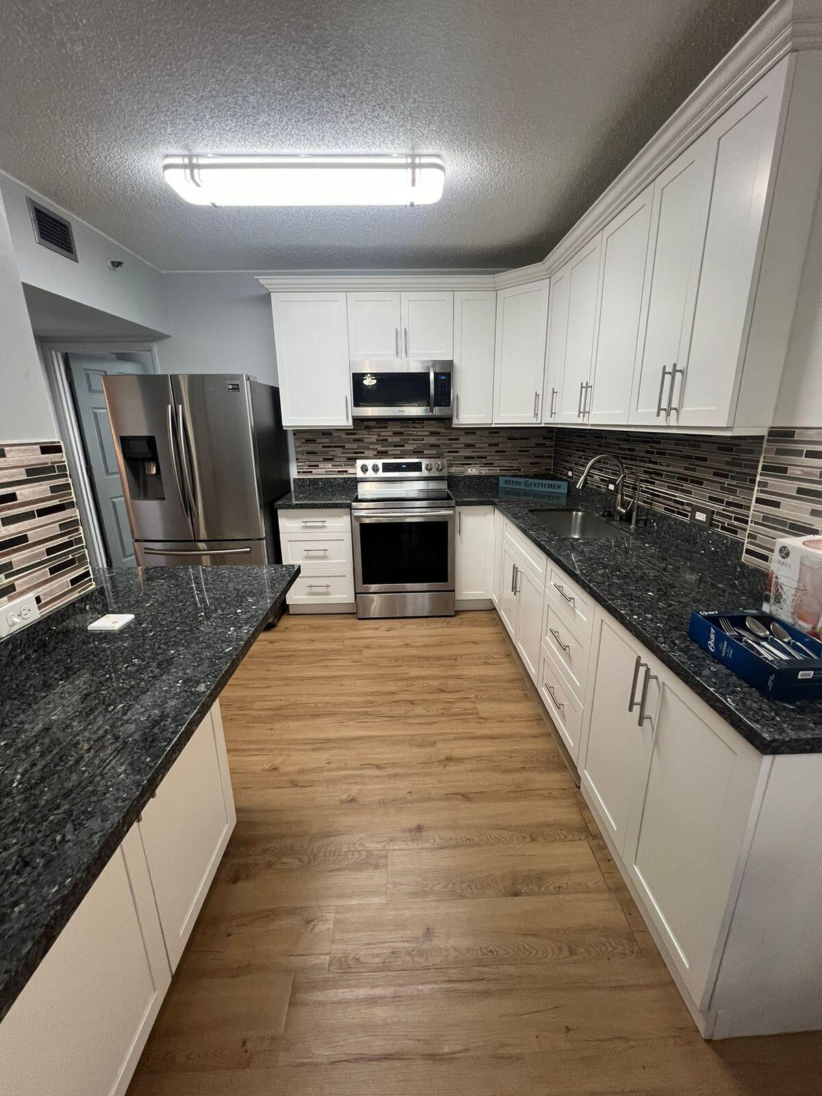 Double 'D' Farenholt Condo 13A