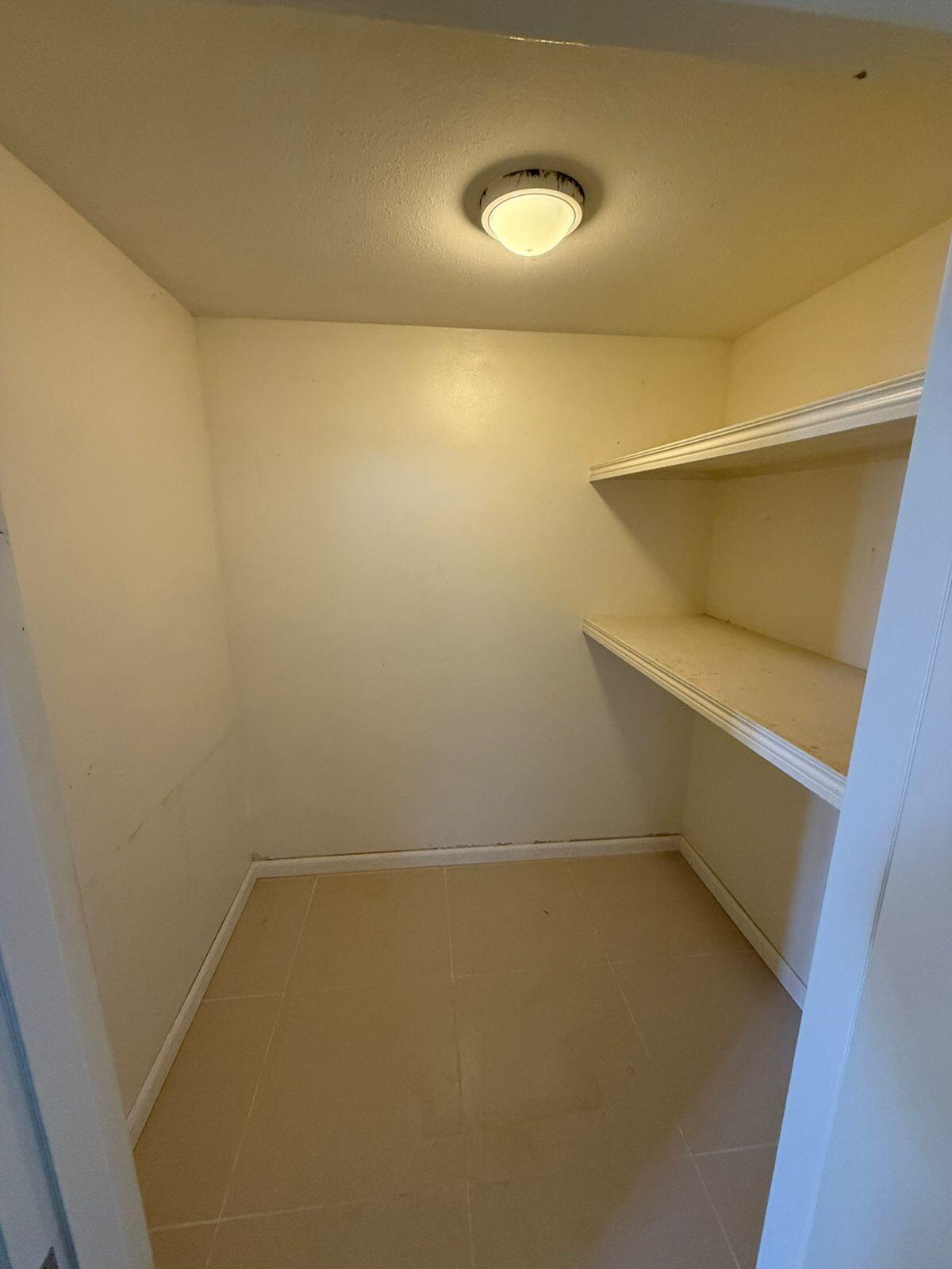 112 W. Espiritu Street C1