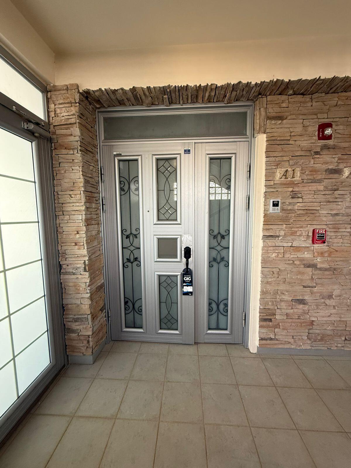 112 W. Espiritu Street C1