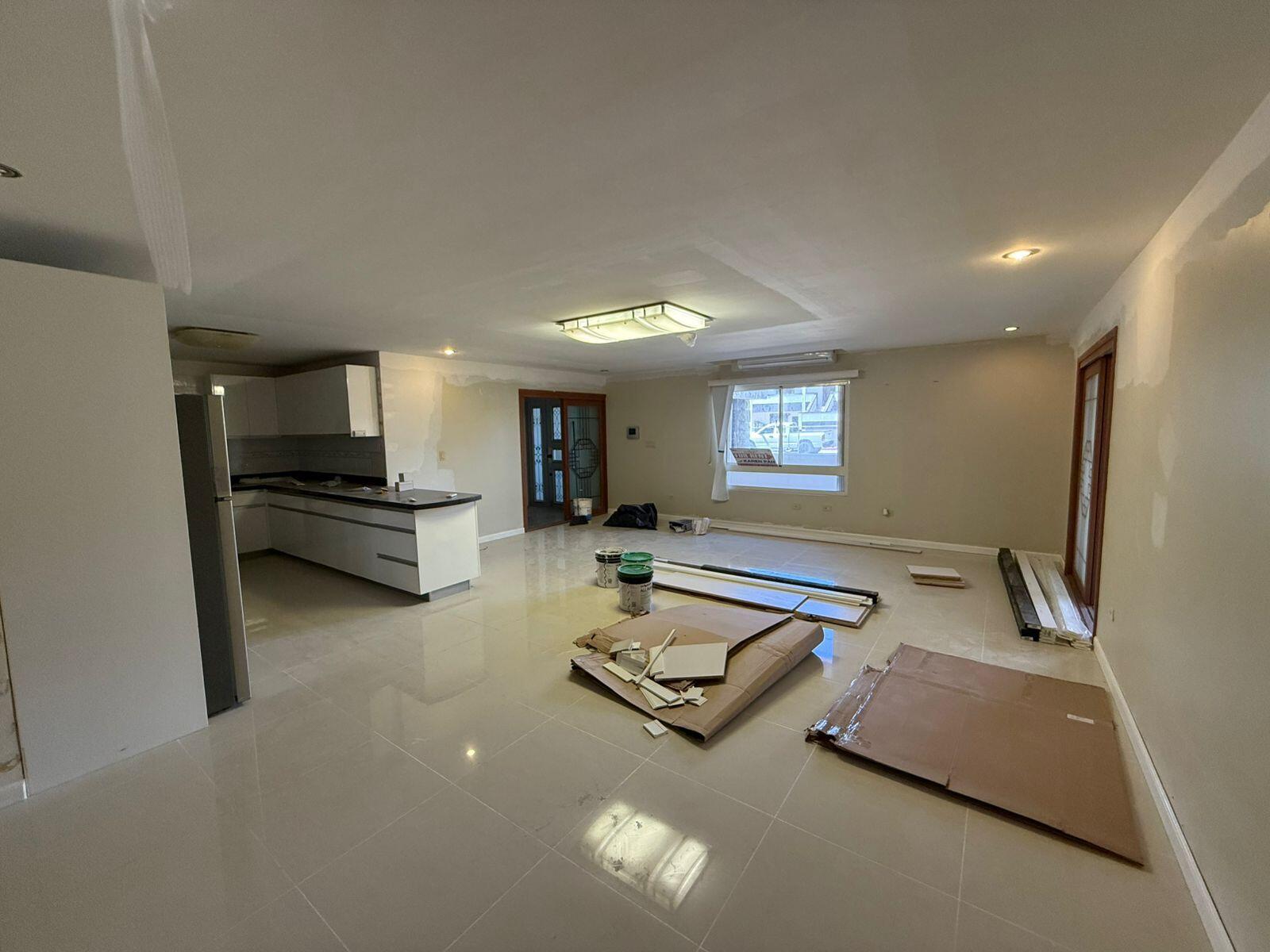 112 W. Espiritu Street C1