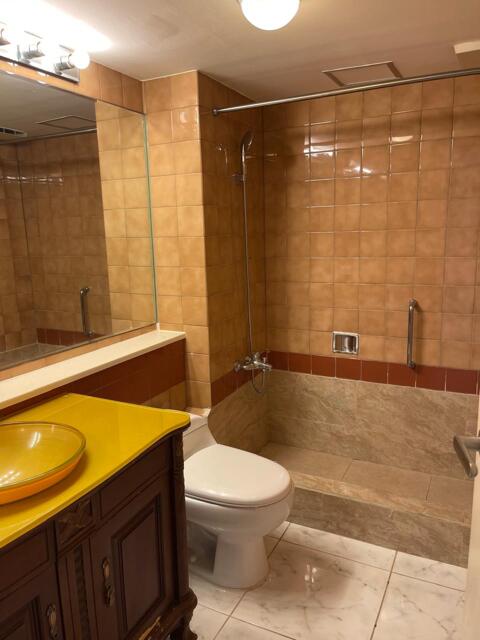 162 Western Boulevard 402