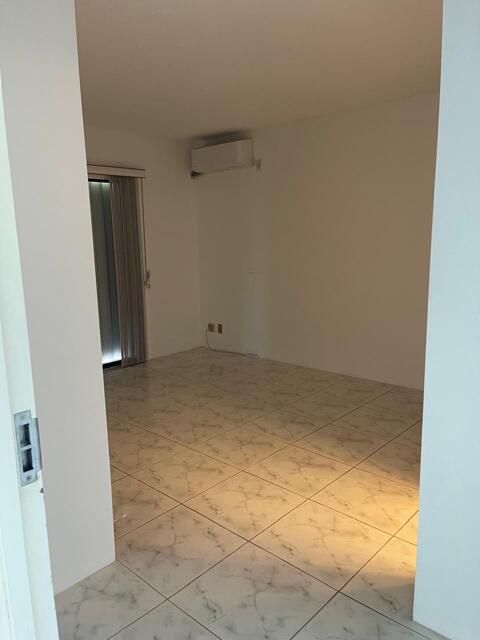 162 Western Boulevard 402