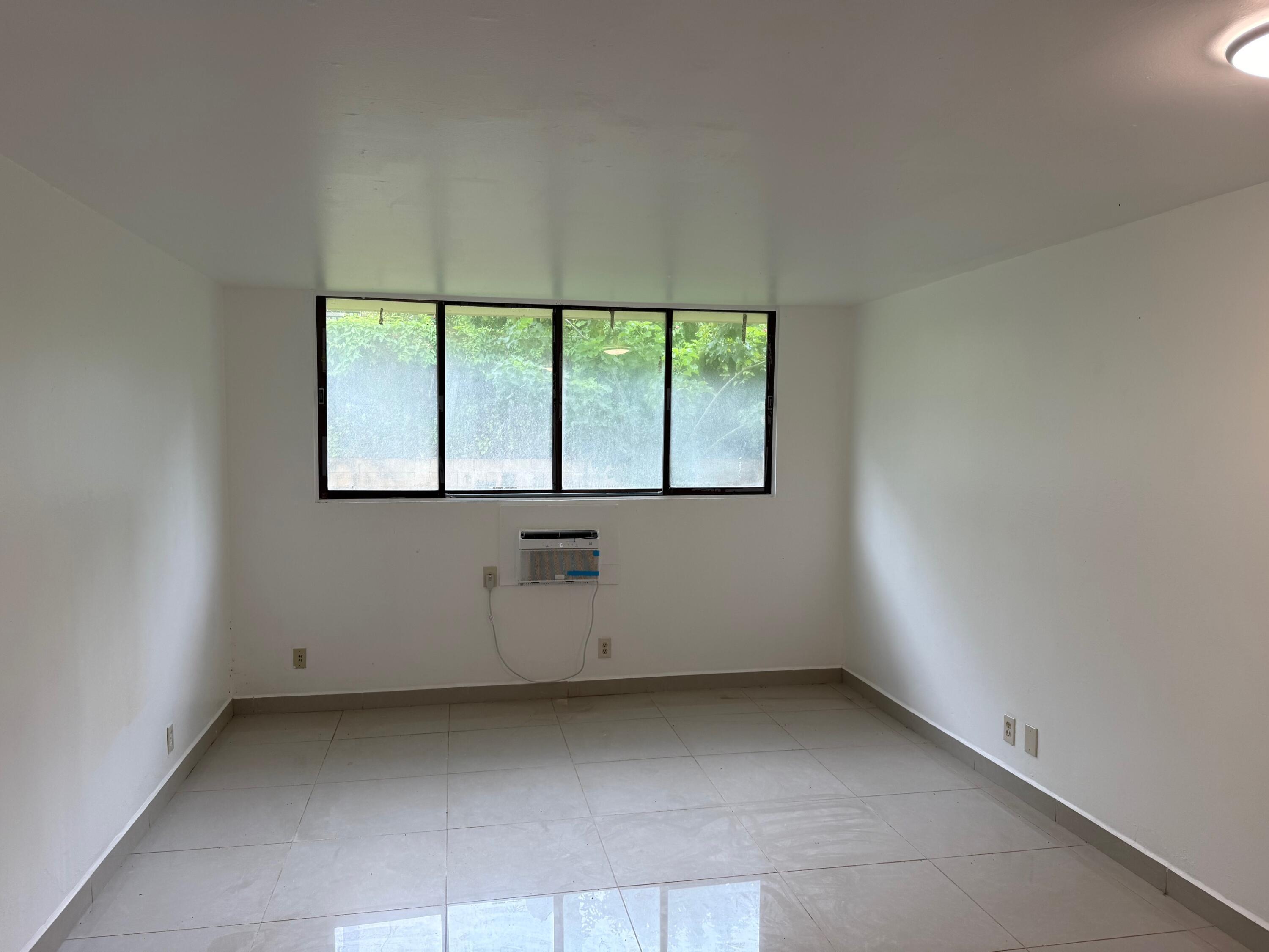 University Manor 104