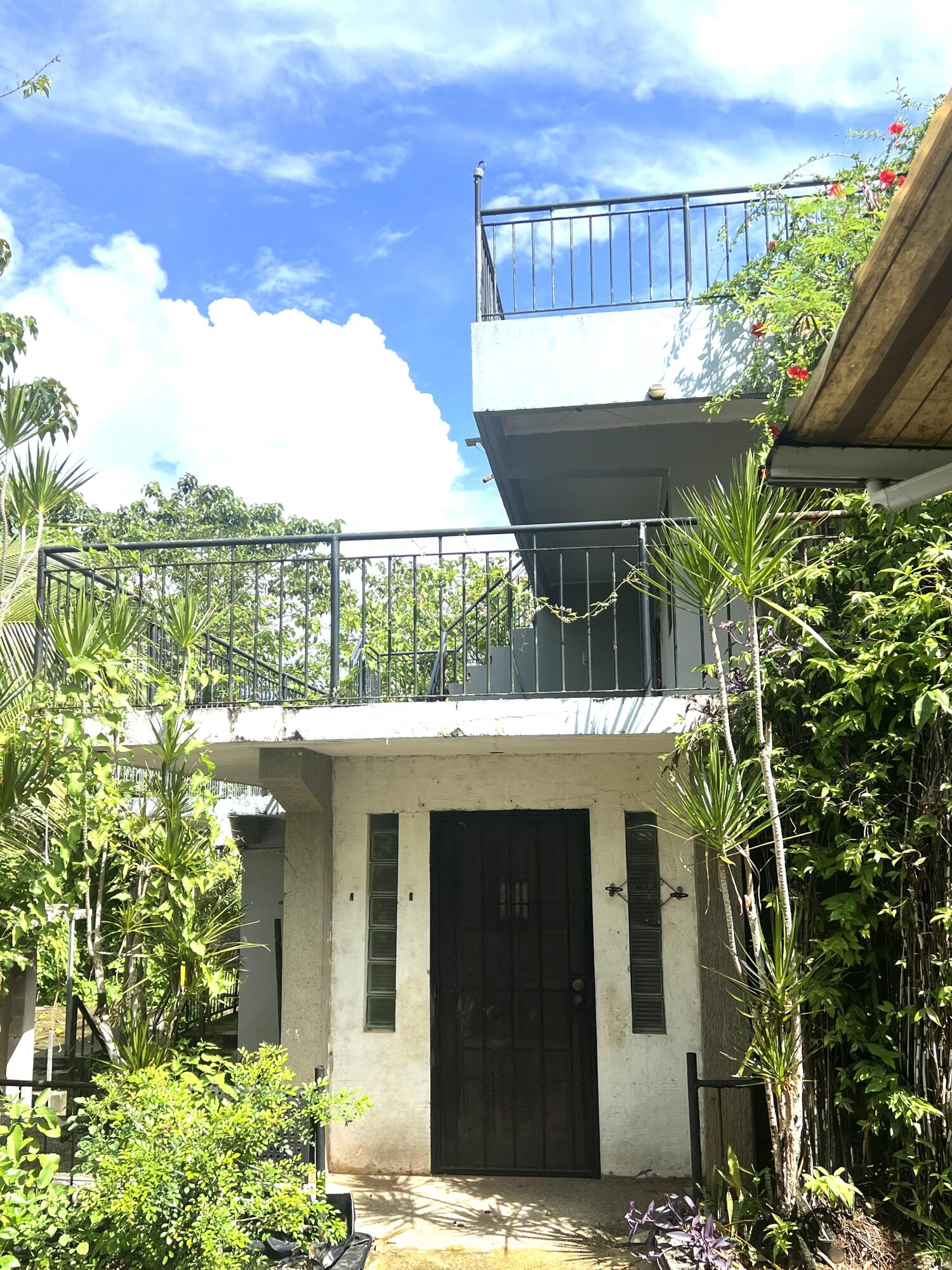 385 Candelaria Road