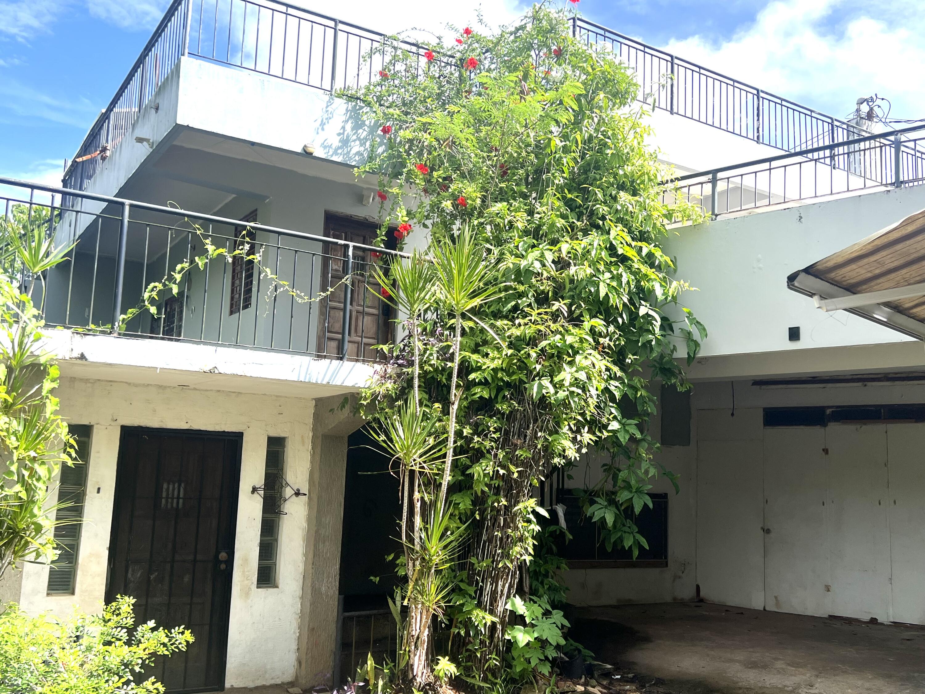 385 Candelaria Road