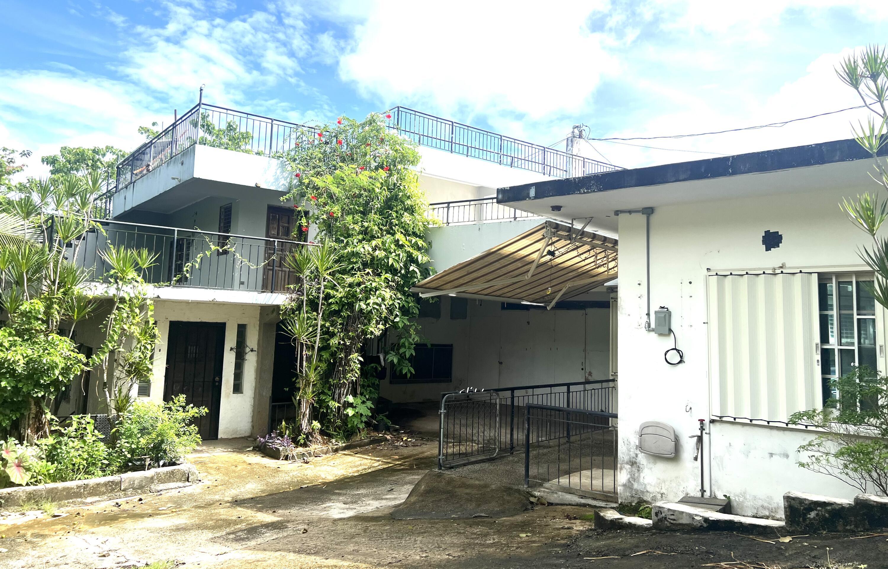 385 Candelaria Road