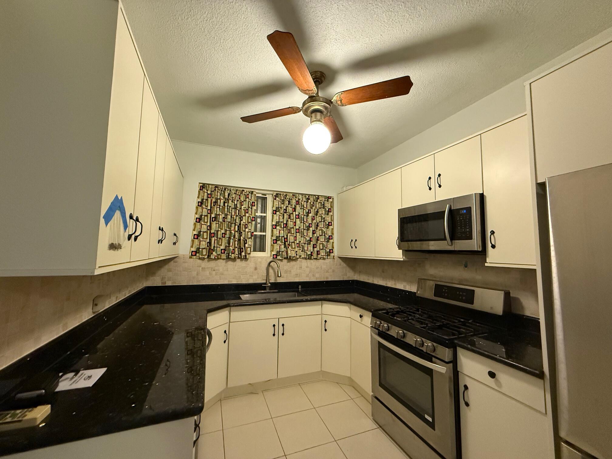 256 Pale Kieran Hickey Drive 1
