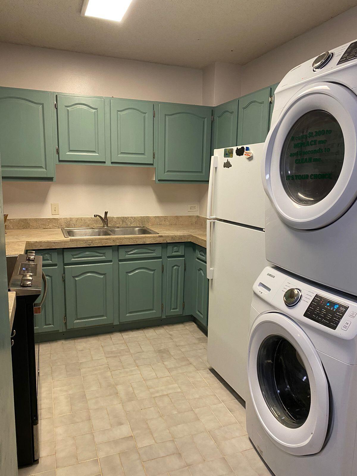 158 East Nandez Street A12