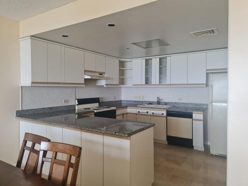 310 Ladera Lane 1810