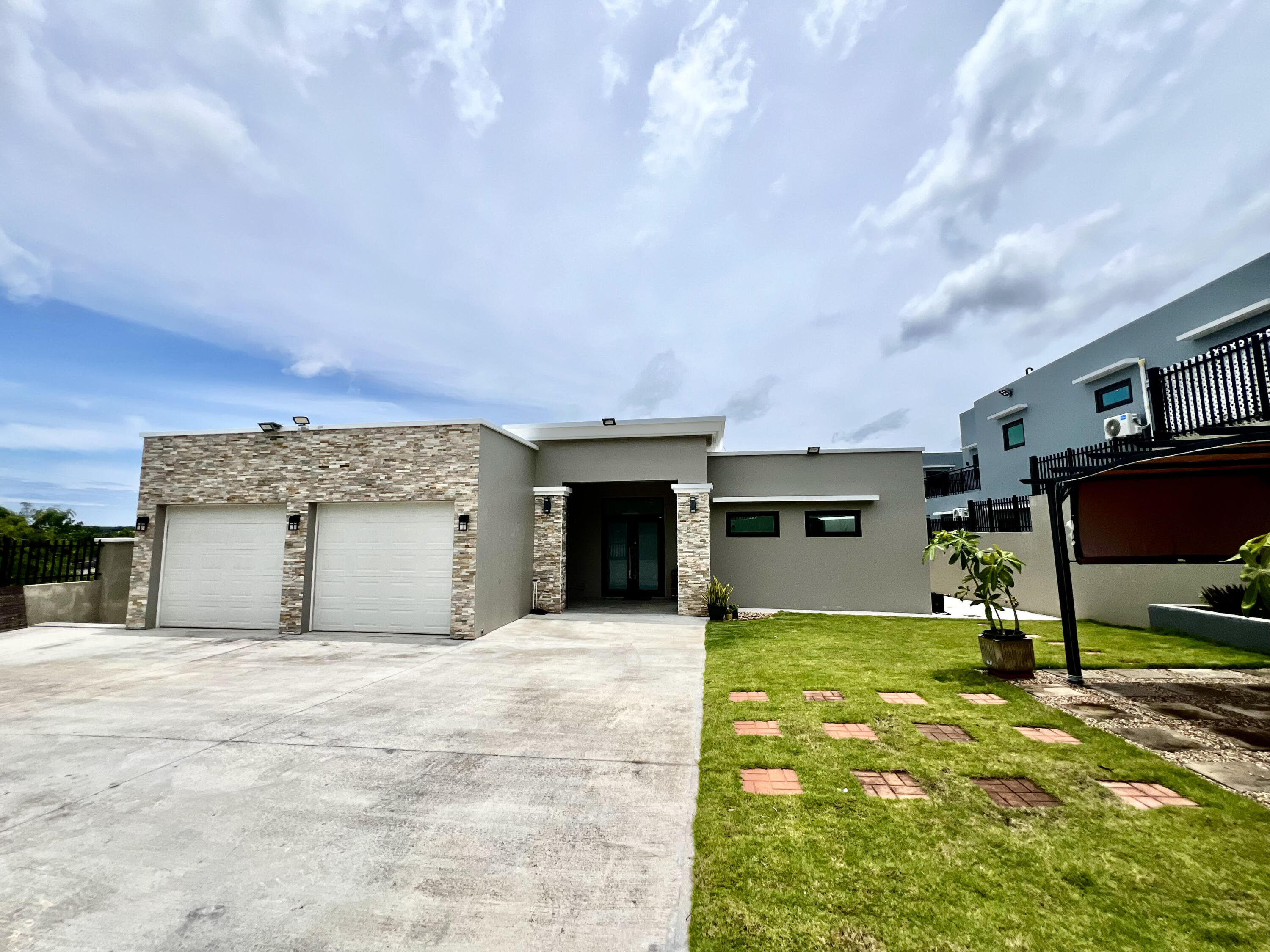 121 Bobbie Lane