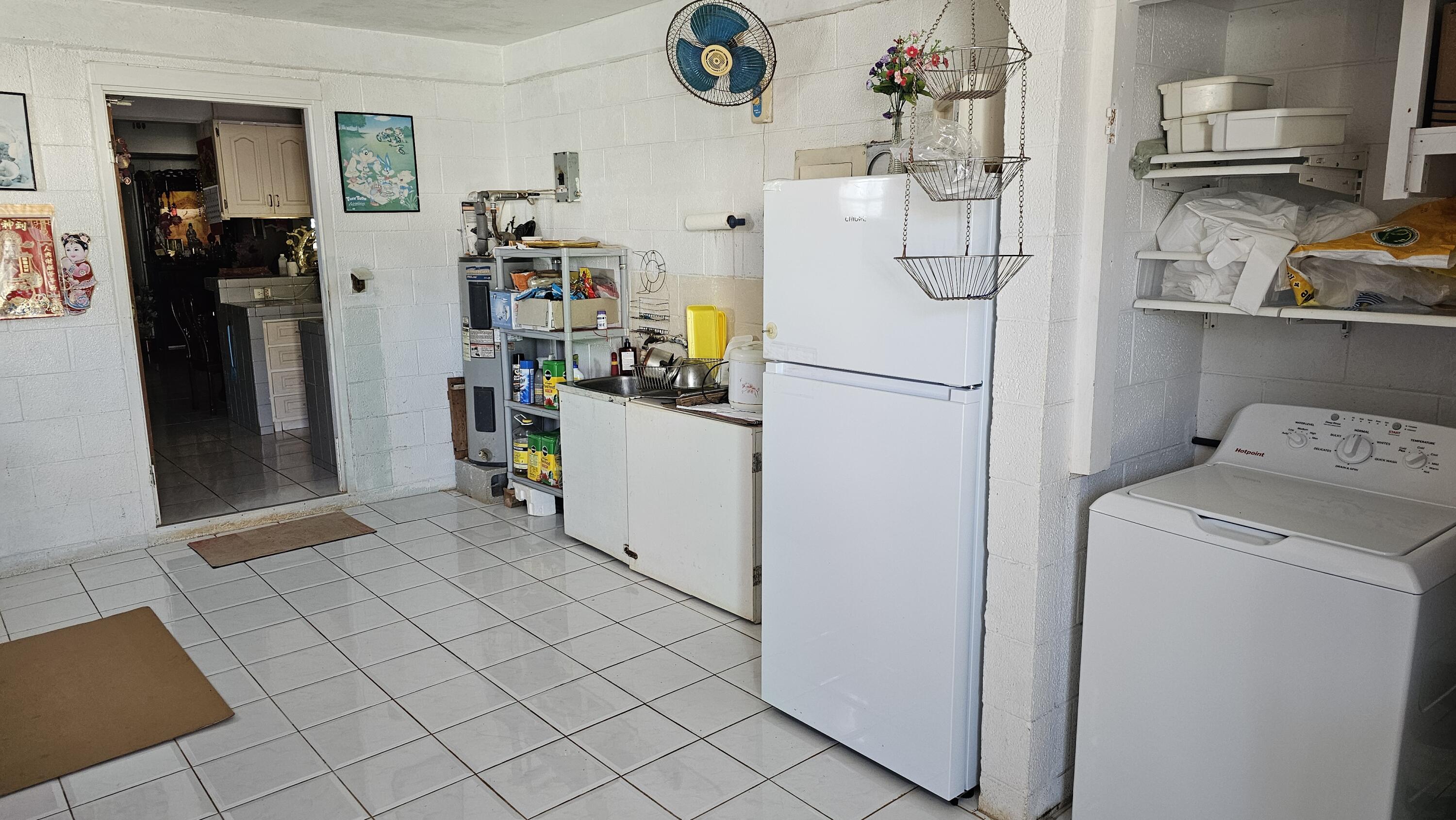 184 Apaka Street 1B