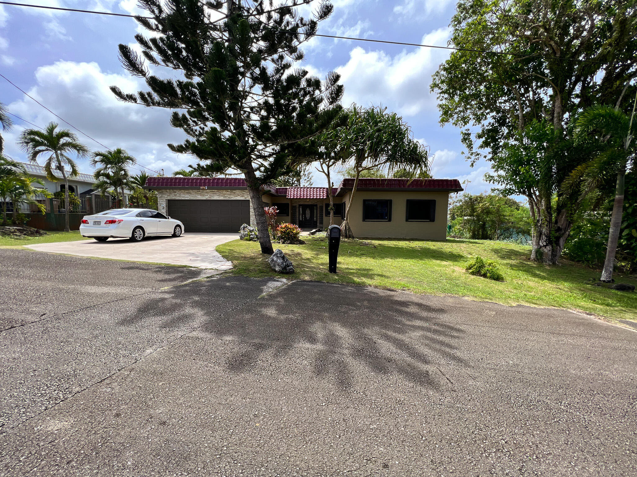 151 Pasaderun Golf View