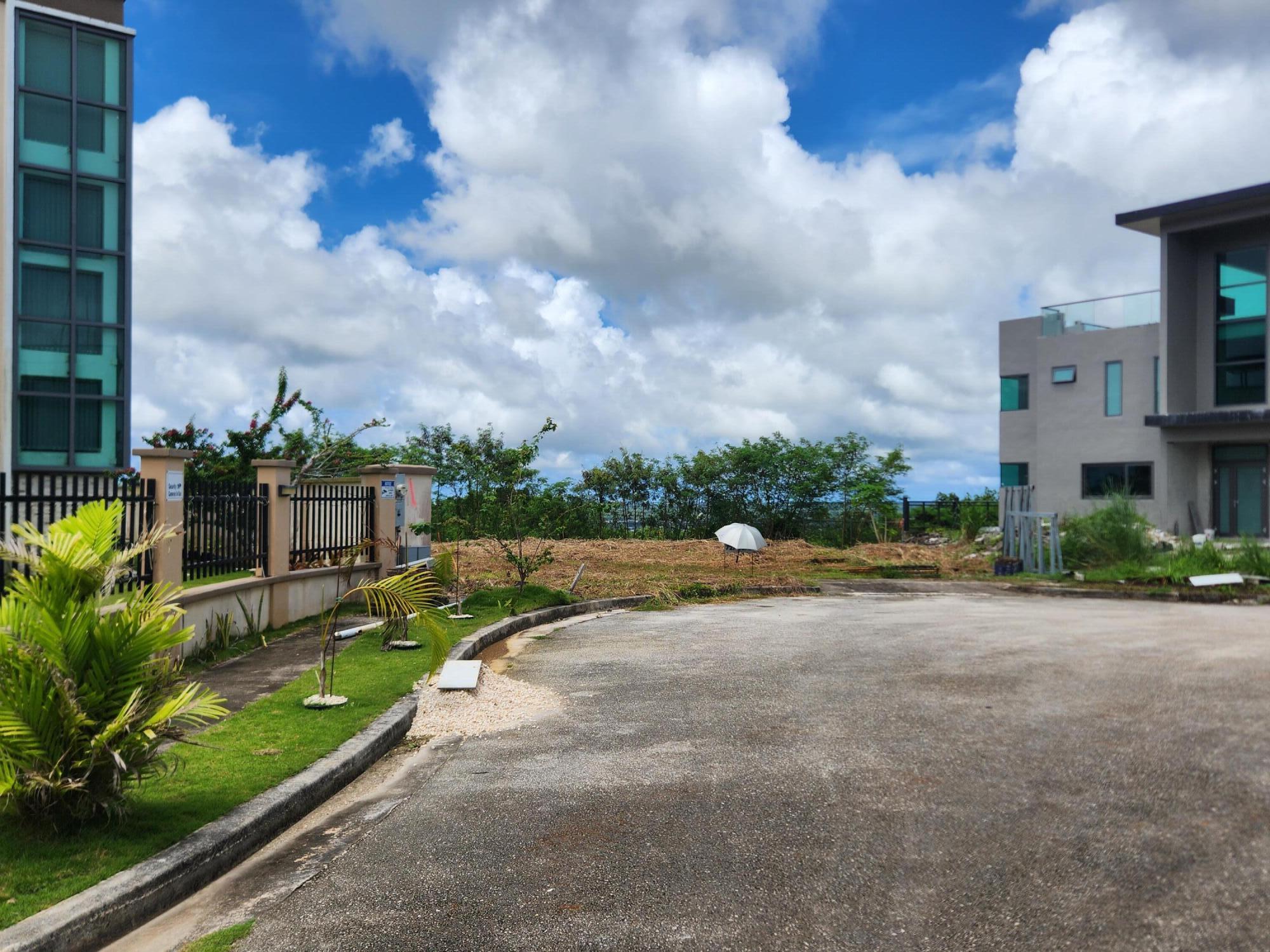 Off North Sabana Drive