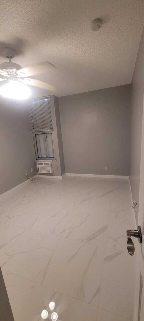 177 Mall Street C203
