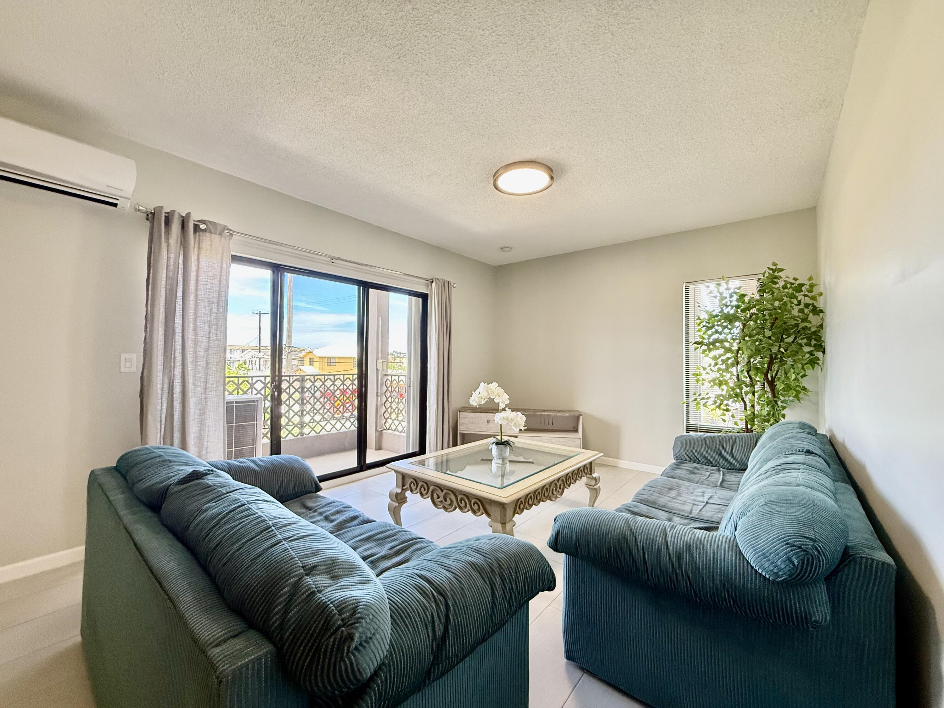 114 W Espiritu Street 2-2