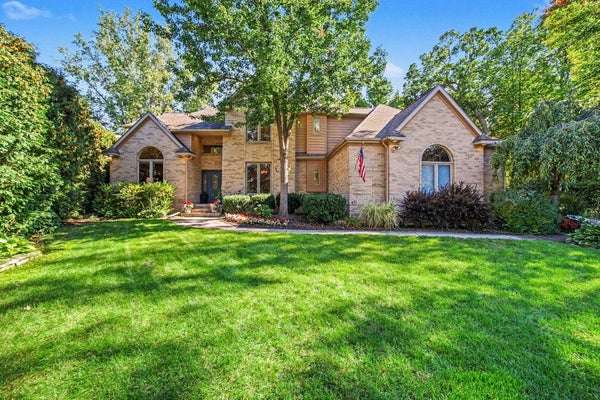 6210 WOODVIEW PASS, MIDLAND, MI 48642 - Image 04fc8527766e9c712c85fcaa4d95b41d/4128727208