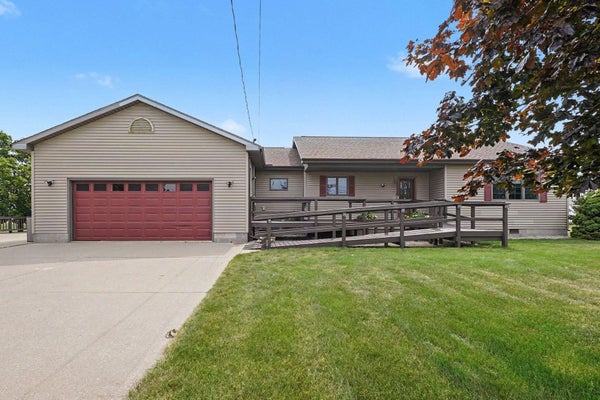 5351 3 MILE RD, BAY CITY, MI 48706 - Image 083e3b47baf882191eb169ea363f1697/839594982