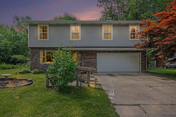 1815 KELLY DR, SAGINAW, MI 48604 - Image 2aced00b01eba571825a2fc44c7f4ddc/2179254925