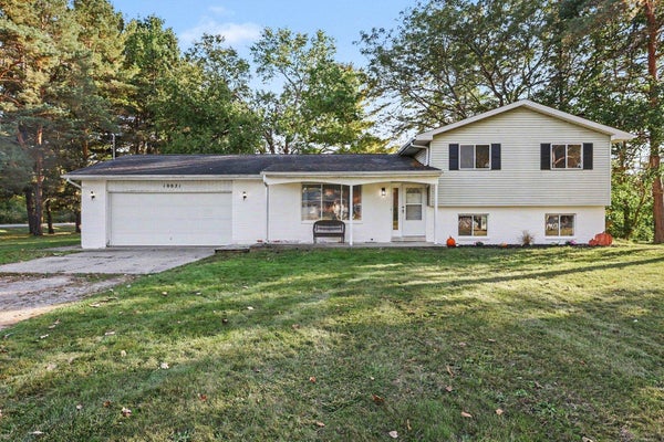10021 BRIARWOOD LN, FREELAND, MI 48623 - Image 310c56dd9e2b1730af4e3b5ac2cfb98e/4155669532