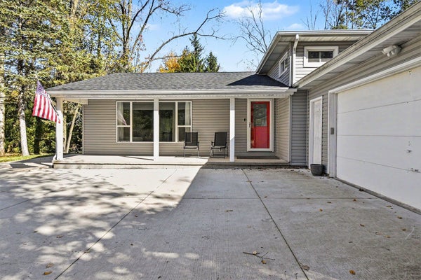 5104 STONY CREEK DR, MIDLAND, MI 48640 - Image 618afedbac21f489f5bb351921dd7fdd/1063777344