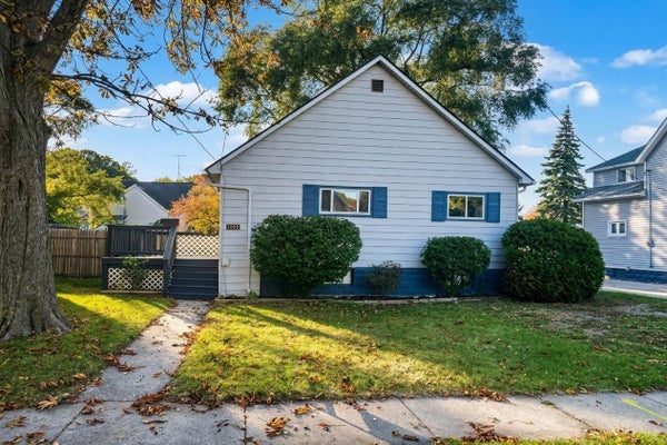 1003 N LINN ST, BAY CITY, MI 48706 - Image 94821d943d59bdfe54d9cd86bafe17a9/2569270362