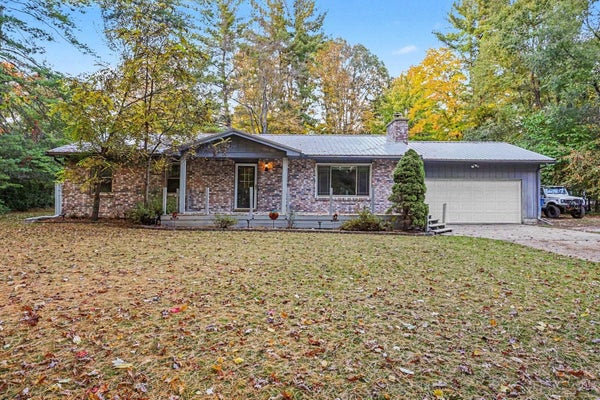 468 W TITTABAWASSEE RD, SANFORD, MI 48657 - Image 950e8176340fb4924f013c8581fb41cf/552232047