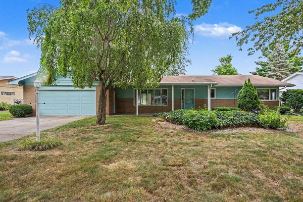 4677 BLOOMFIELD DR, BAY CITY, MI 48706 - Image f022cbbe3d38706d4e11d655a75585e1/834276182