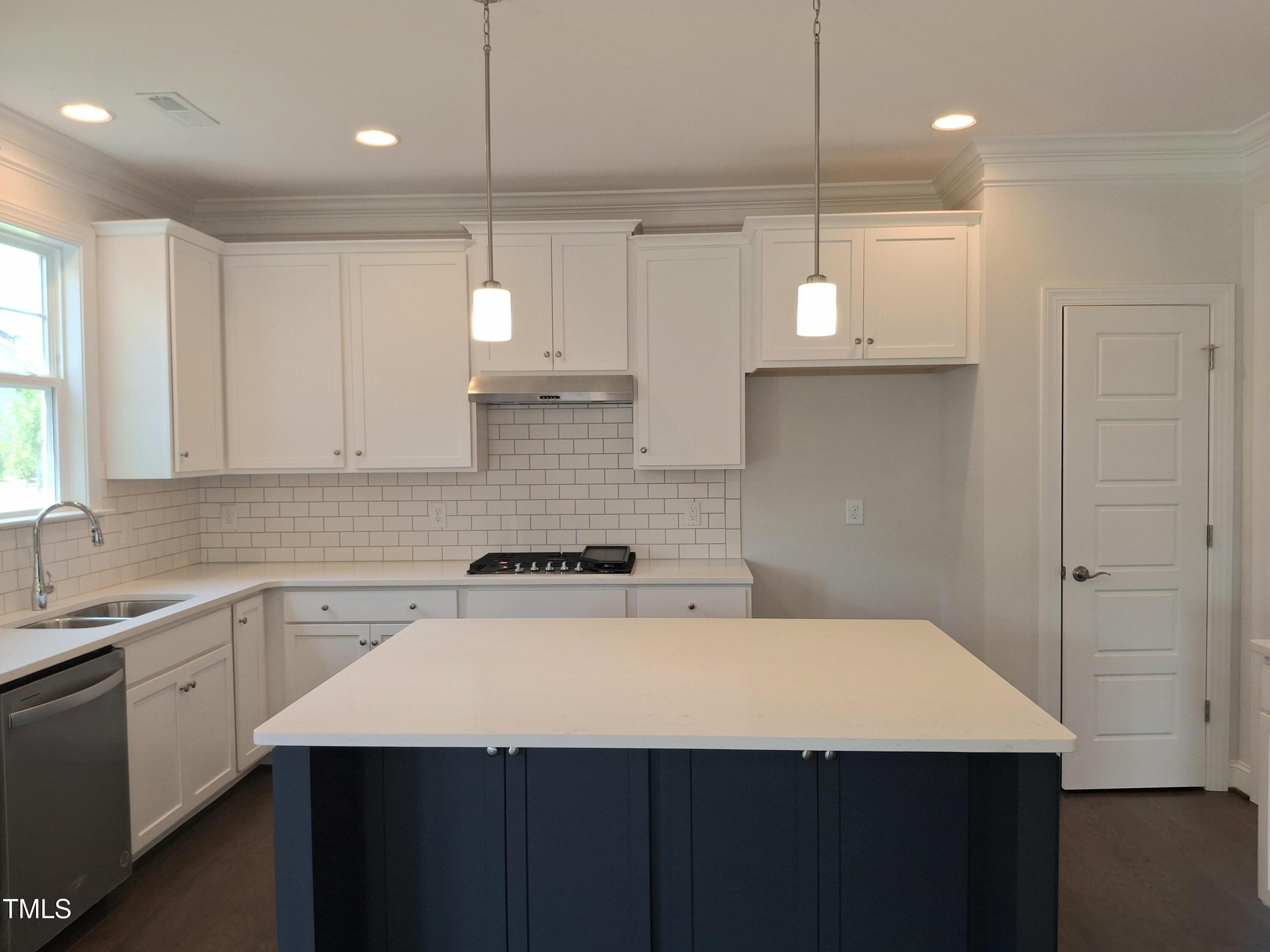 1055 Tulloch Court 202