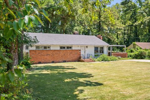 Single Family Residence in Raleigh NC 126 Clarendon Crescent.jpg